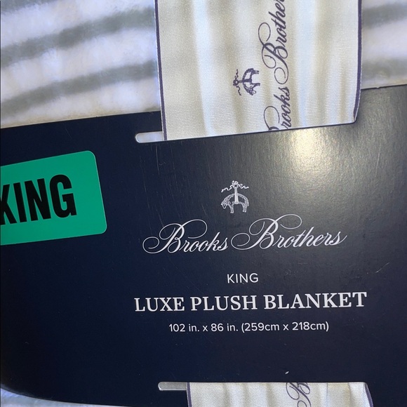 Brooks Brothers Luxe Plush King Blanket in White and Light Gray Stripes - Picture 3 of 12